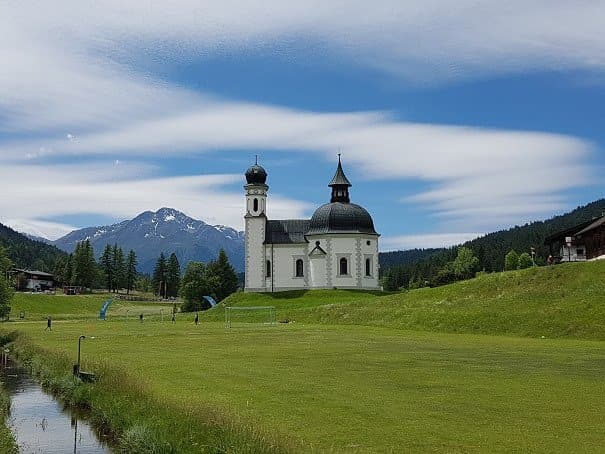 Idyllisch gelegen - das Seekirchl von Seefeld