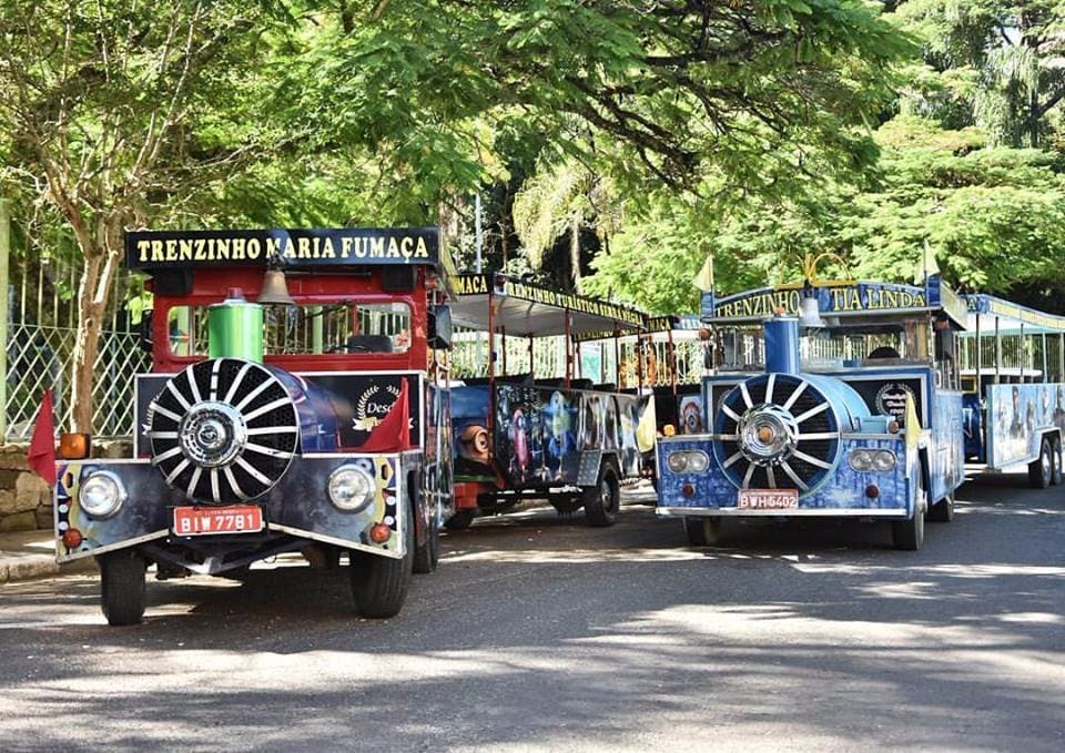 Tradiconal Trenzinho Turístico Urbano Maria Fumaça e Tia Linda