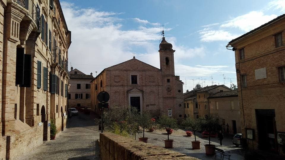 Piazza del Sabato nel Villaggio, Recanati