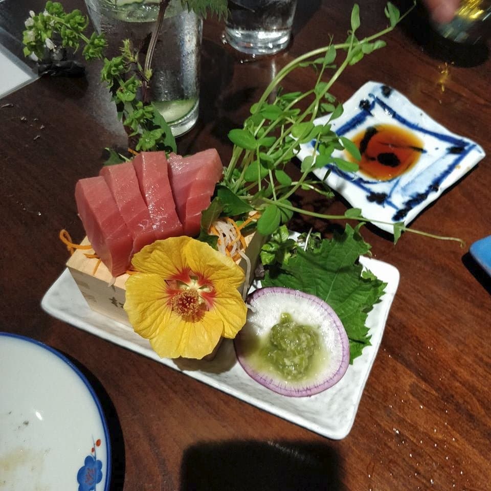 Gorgeous and tasty sashimi presentation! Everything is edible!