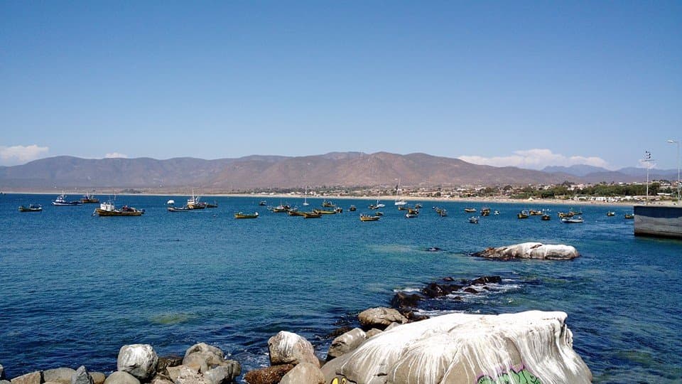 Playa de Guanaqueros mirada desde la caleta de pescadores