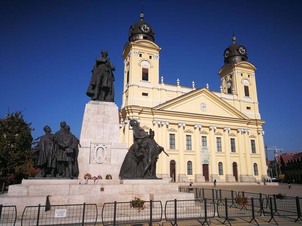 Дебрецен. Парк и площадь у собора