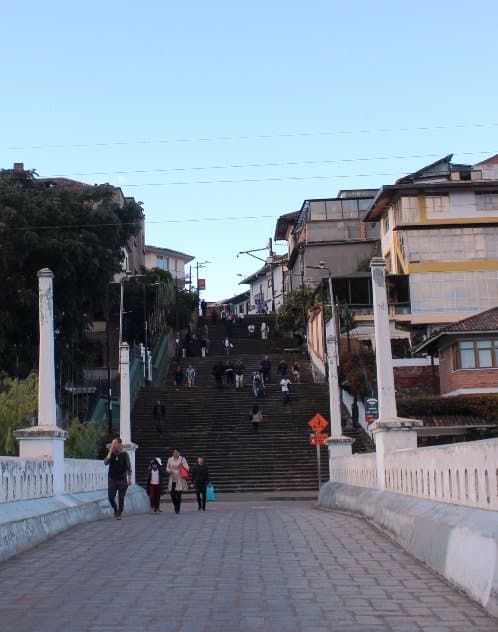 Scalinata dal ponte