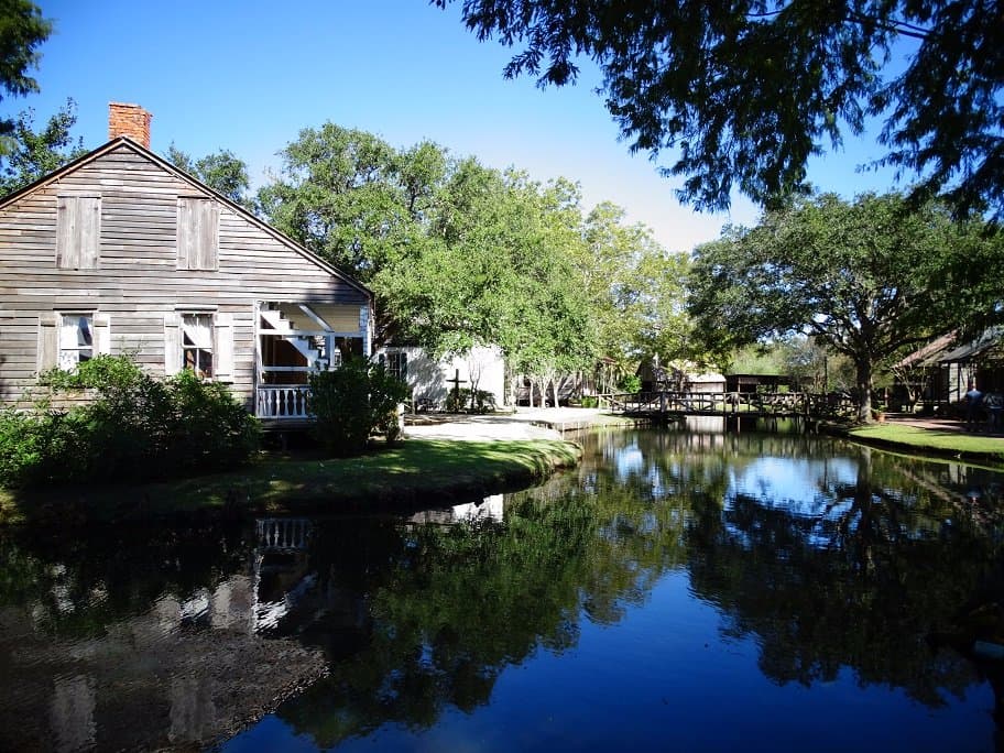 Houses are separated from each others, just like a true village