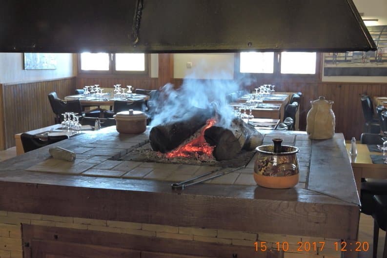 La cheminée ouverte.