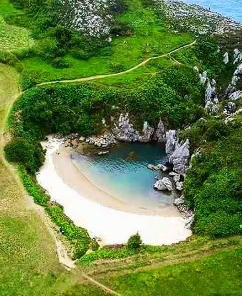 Playa de Gulpiyuri Asturias