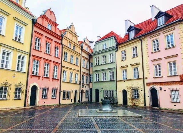 Kanonia (Canon Square) Warsaw