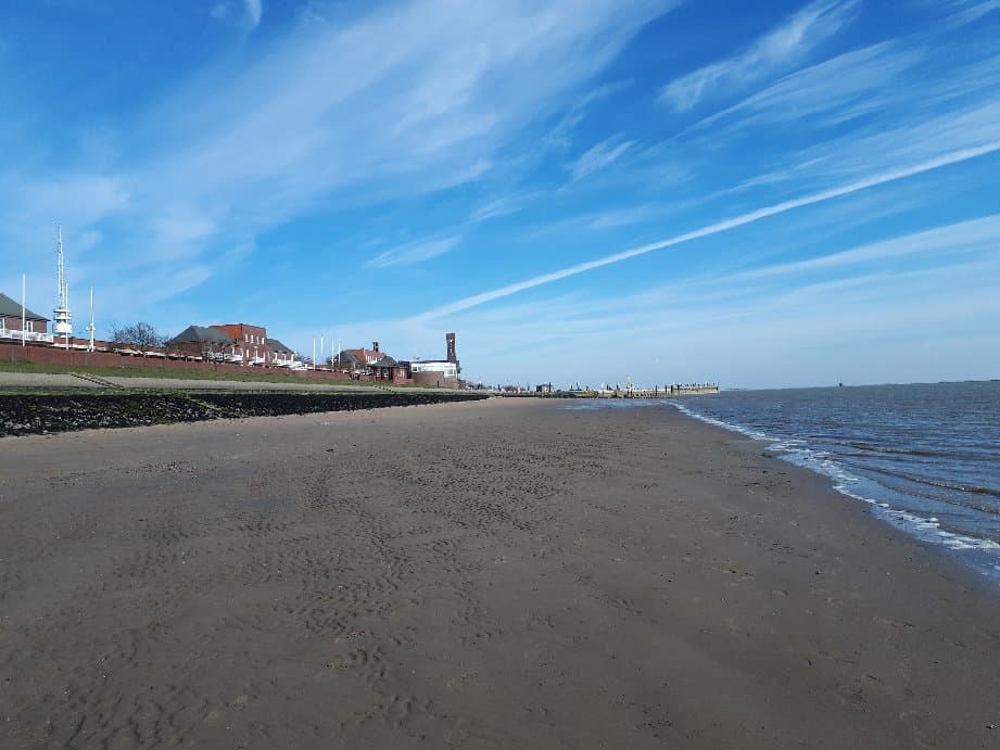 Südstrand Promenade and Beach