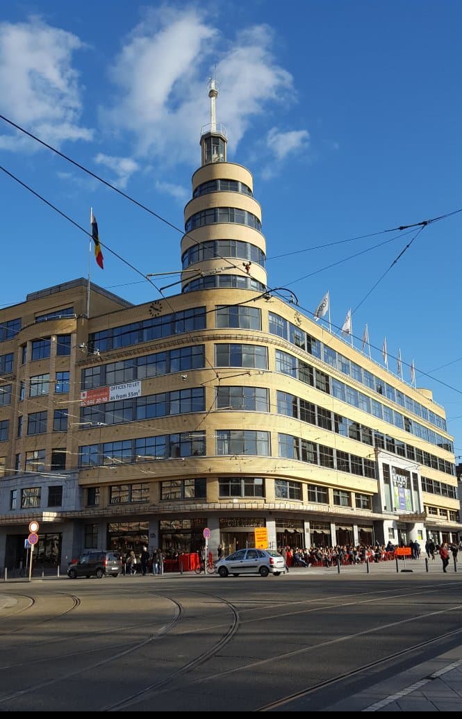 Great looking music hall.