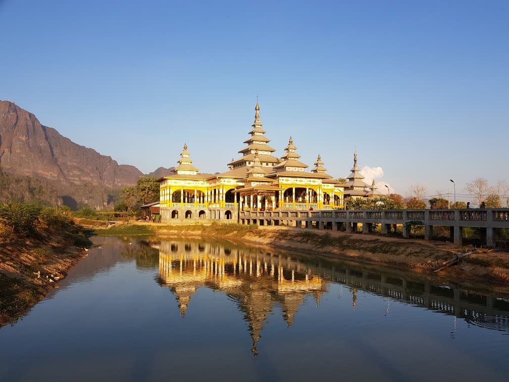 Kyauk Ka Lat Pagoda
