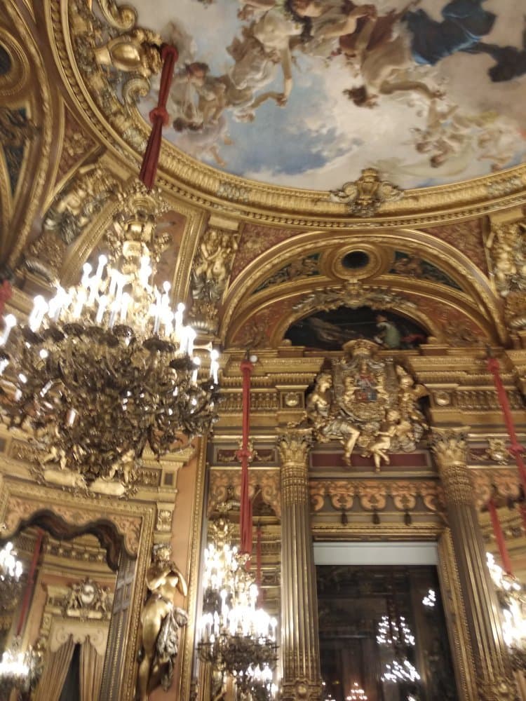 Admire the Palacio de Linares (Casa de América)