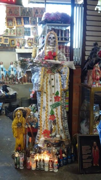 Many items for Día de Muertos