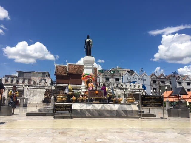 Thao Suranaree Monument