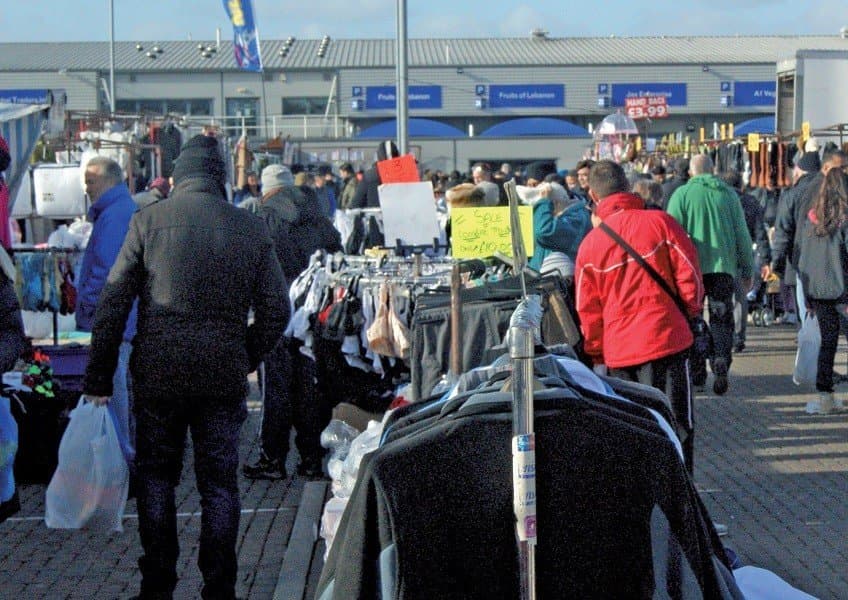 loads of bargains on this very busy market