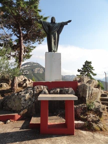 Christusfigur am Gipfel
