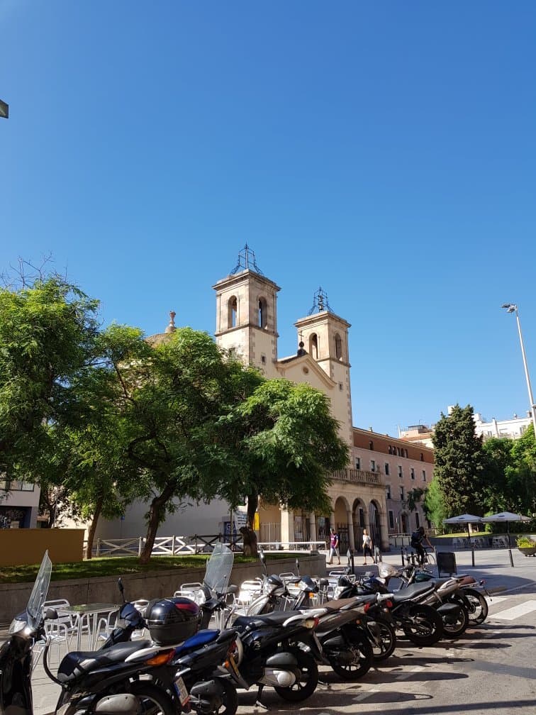 Parroquia De Sant Pere Nolasc Mercedaris in Raval neighbourhood
