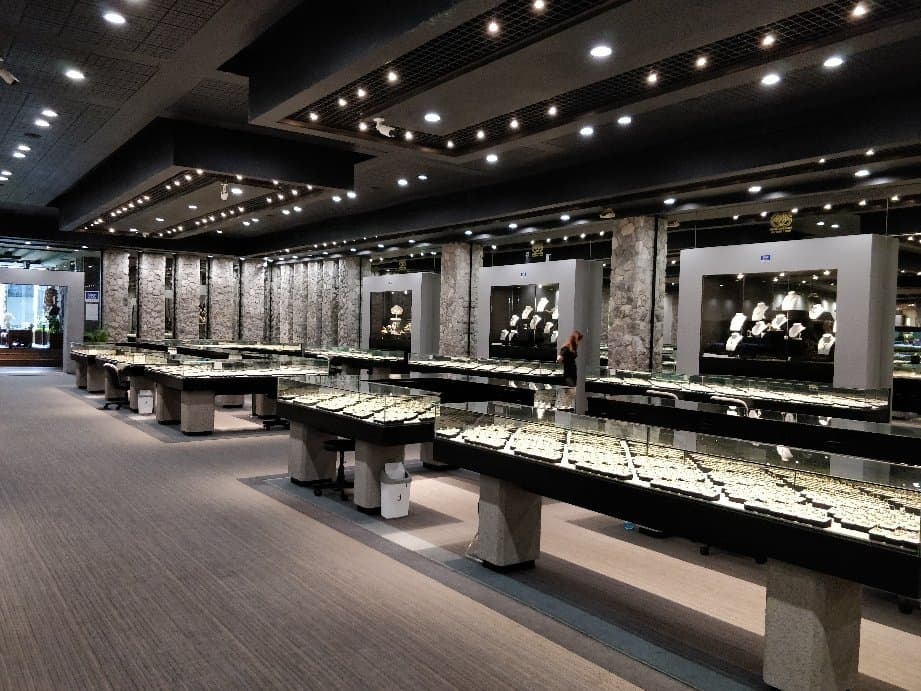 Explore the Phuket Gemstone Museum