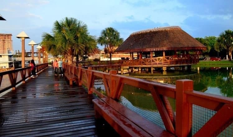 See the river (Belém)