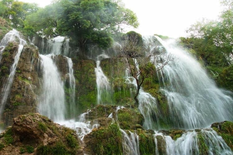 Niasar : Ancient garden city With a beautiful waterfall.