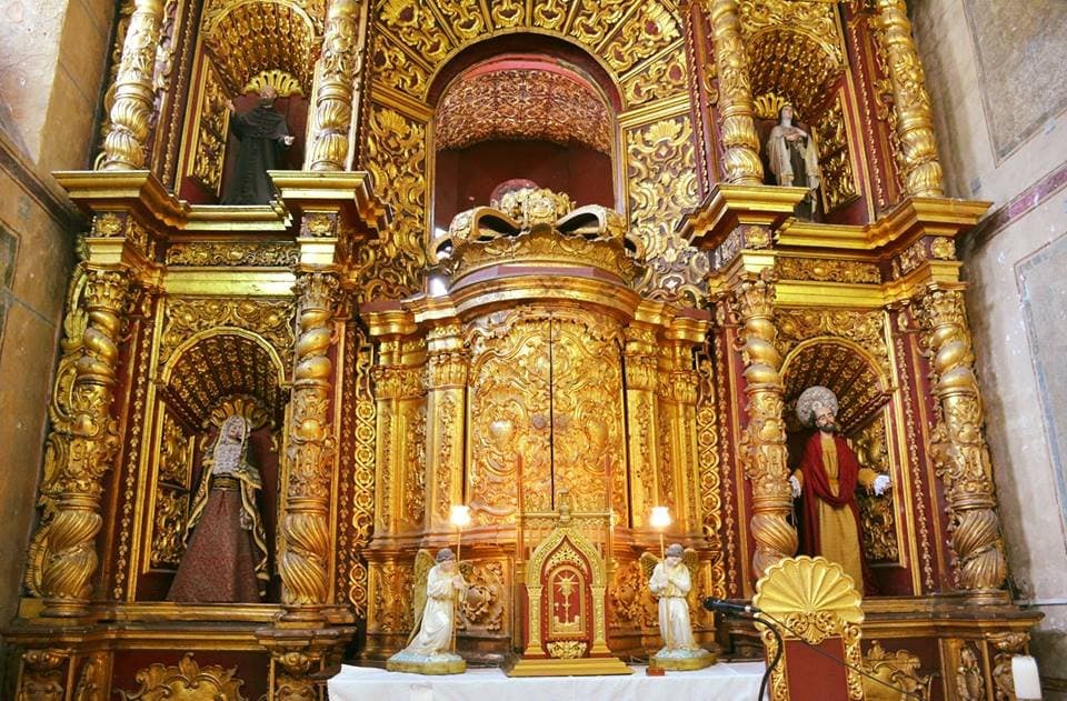 Retablo mayor y manifestador de la Iglesia de la Encarnación.