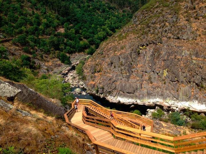 Caminhada Passadiços do Paiva  Se gosta de Caminhar, venha conhecer os Passadiços do Paiva.