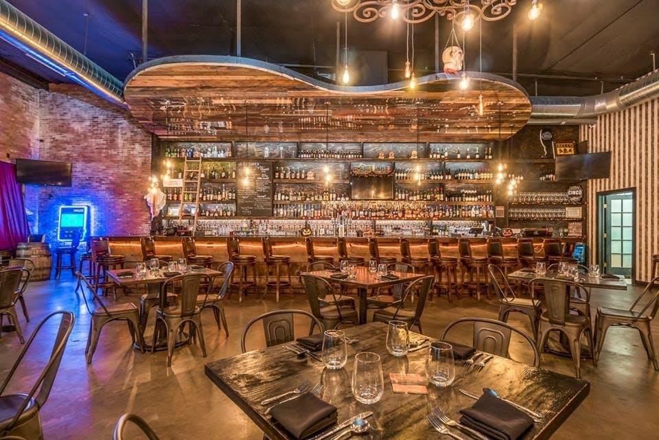 The Bar and Absinthe bar of the Drunken Oyster