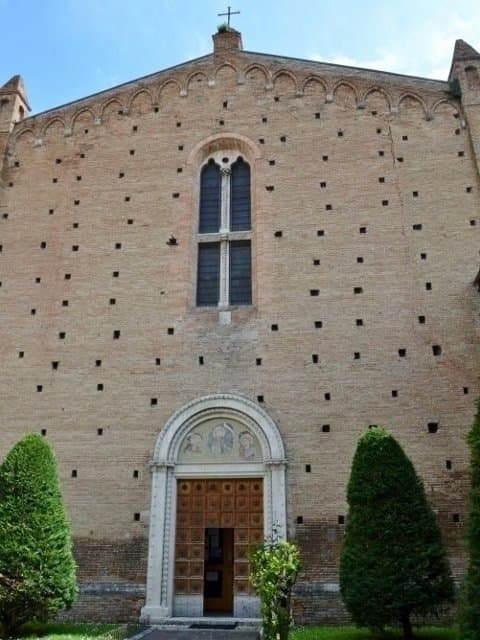 La facciata