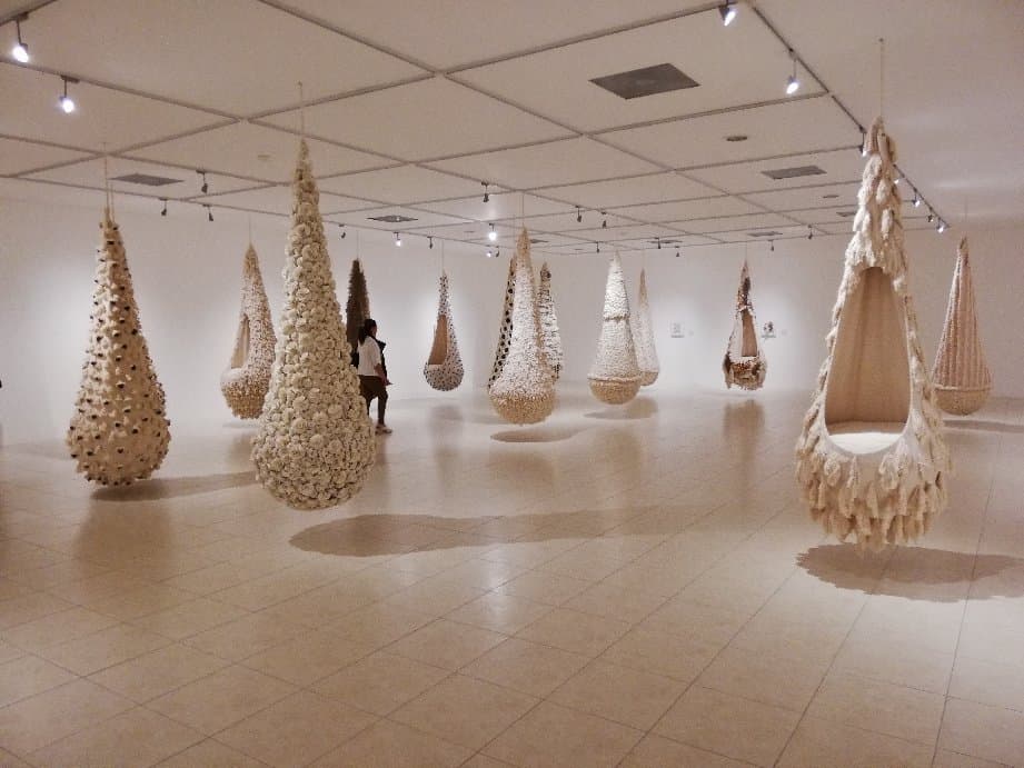 Exposición de 'Nidos' de Lula Mena, en Marte El Salvador.