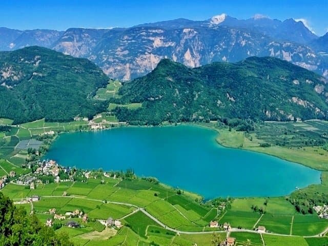 Il Lago di Caldaro e il suo territorio