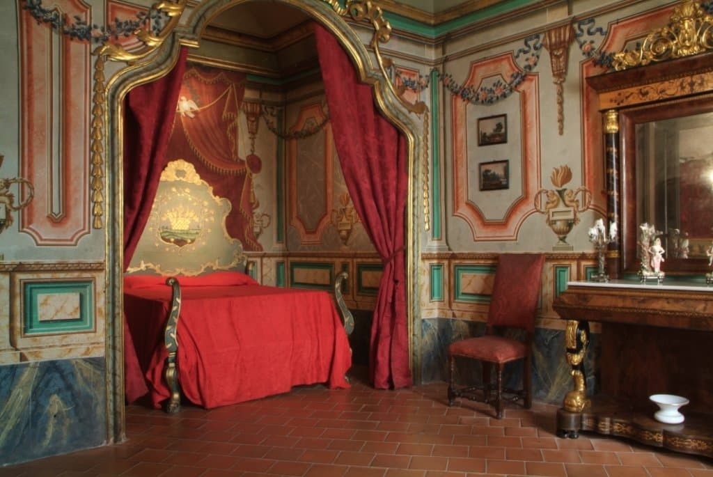Habitaciones decoradas con todo su esplendor para mostrar el poder de una familia de alto poder adquisitivo.