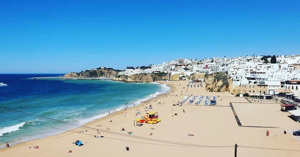 Albufeira et la plage dos Pescadores