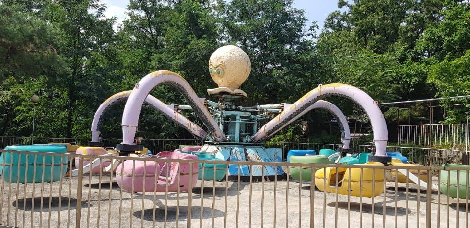 TWICE filming their Like Ooh-Ah MV here~