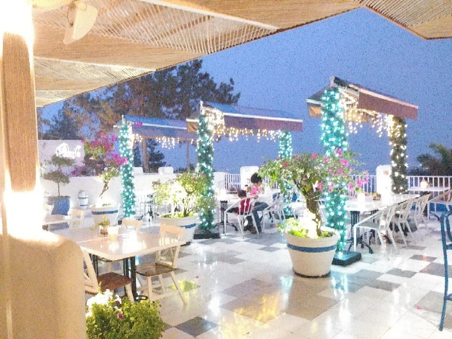 Orofi Cafe by The Valley