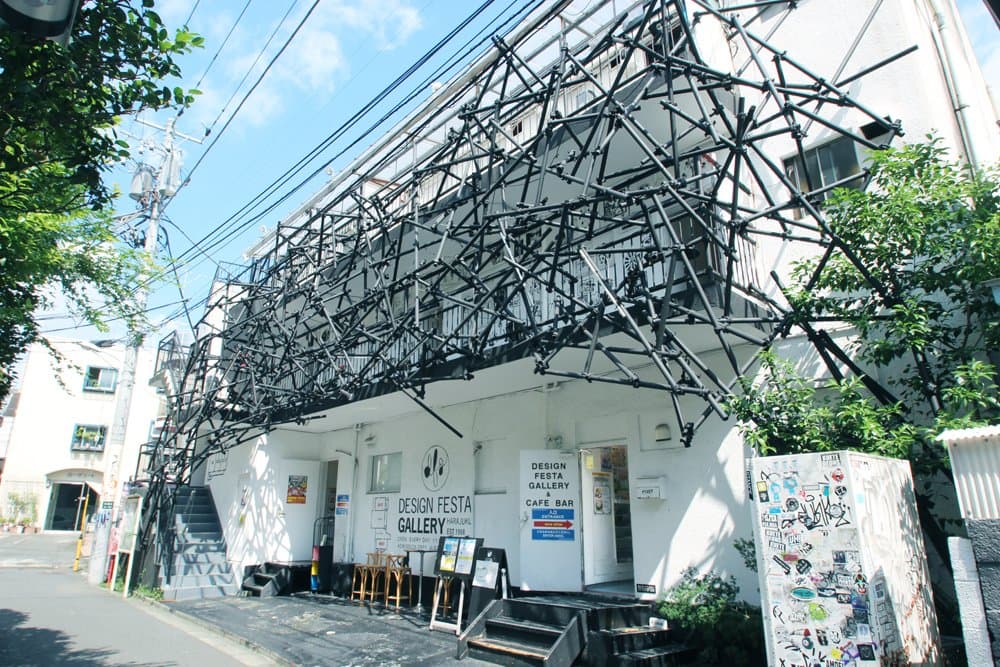 WEST館外観