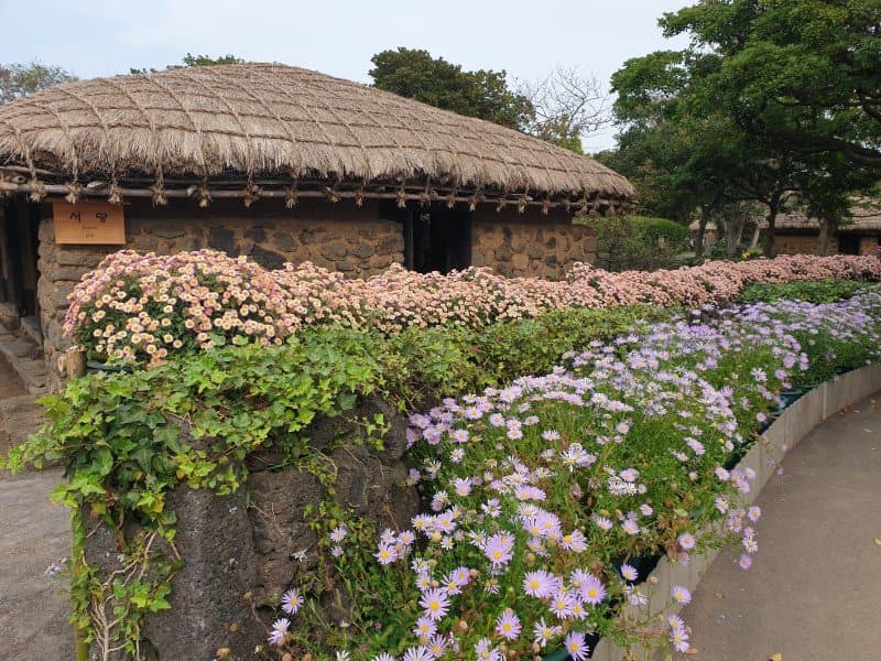 Jeju Folk Village