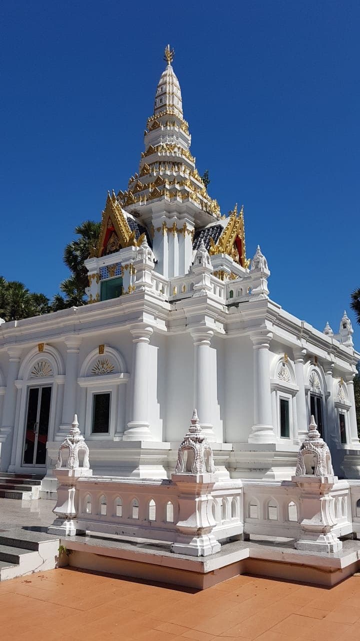 Visit Nai Harn Temple