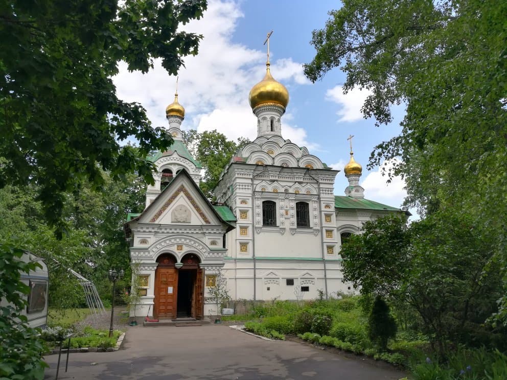 Храм Троицы Живоначальной при детской городской клинической больнице Св. Владимира, ул. Рубцовско-Дворцовая, 1/3, кор.17
