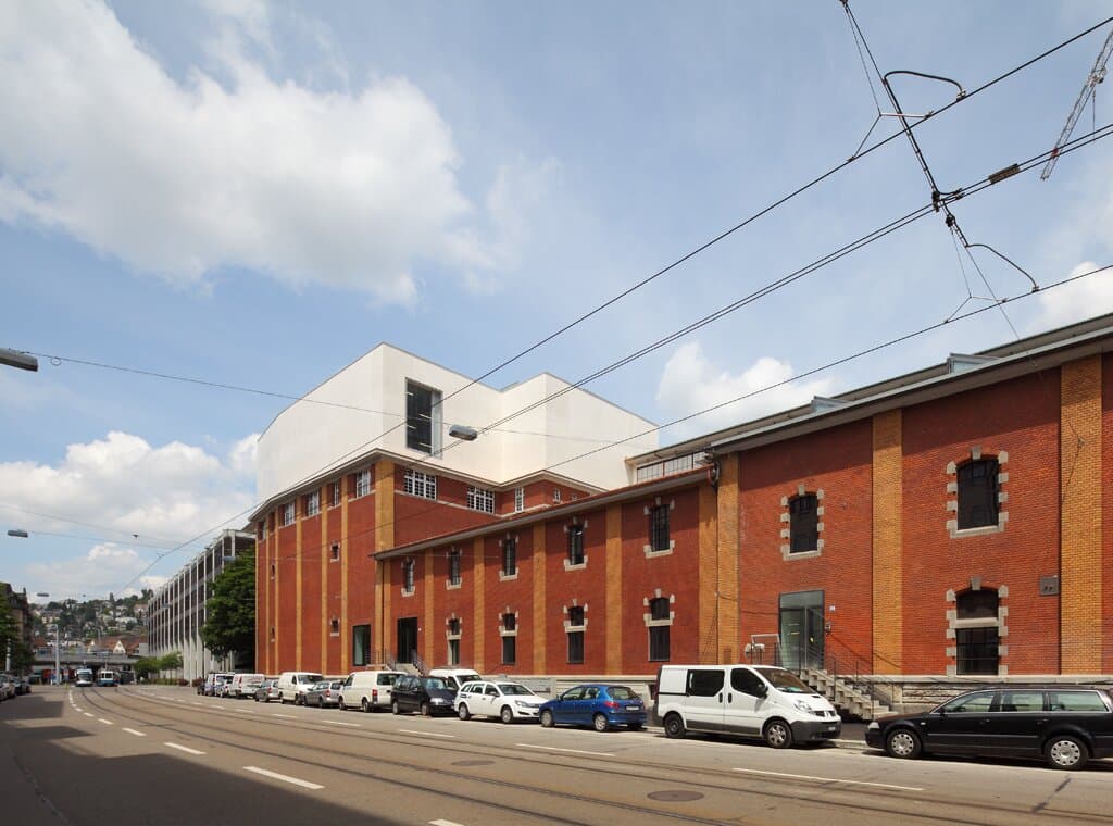 Löwenbräukunst building: inside is Kunsthalle Zürich, the Migros Museum für Gegenwartskunst and several large and small contemporary art galleries. 