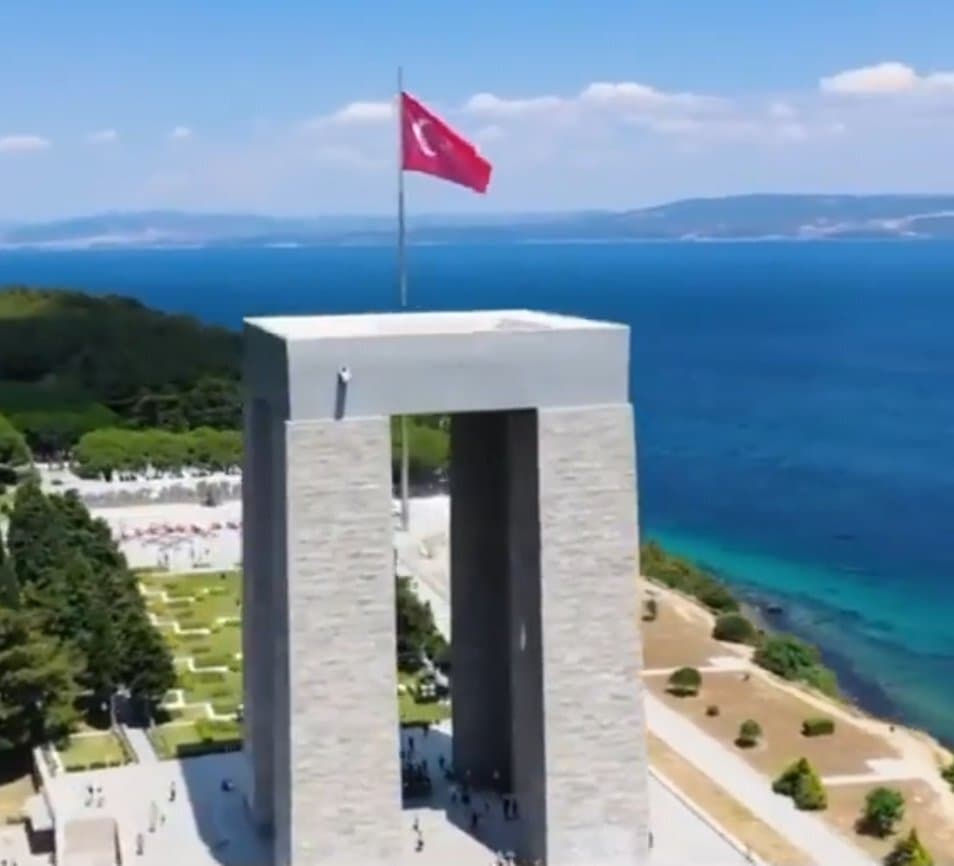 Çanakkale Şehitleri Anıtı