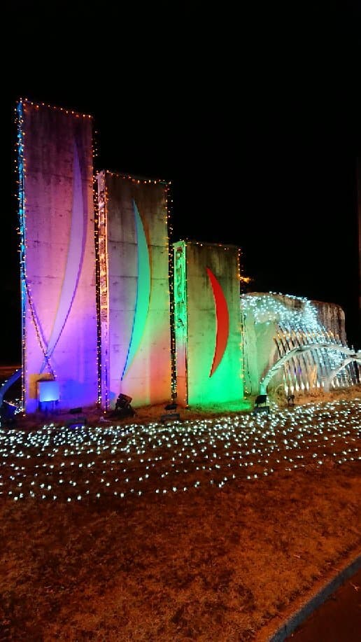 大子町の道の駅 2階に温泉があり、1階にはレンタルの自転車がおかれ、土産物コーナー。建物正面、2階温泉の突き当たりには軽いテーブル席があります。