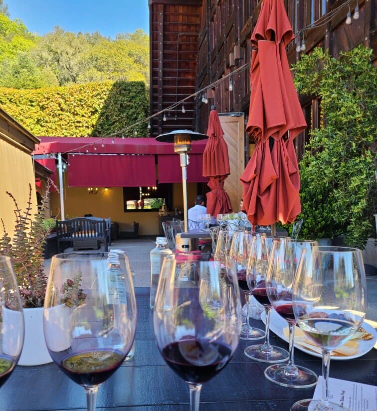 The outdoor setting was beautiful.