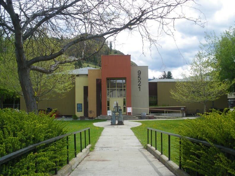 Exterior shot of the Summerland Museum building.