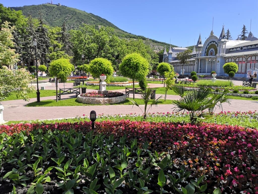 И парк, и Машук, и Лермонтовская галерея - всё в одном кадре!!!