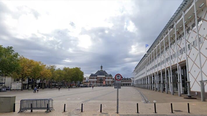Apeldoorn 2 town halls