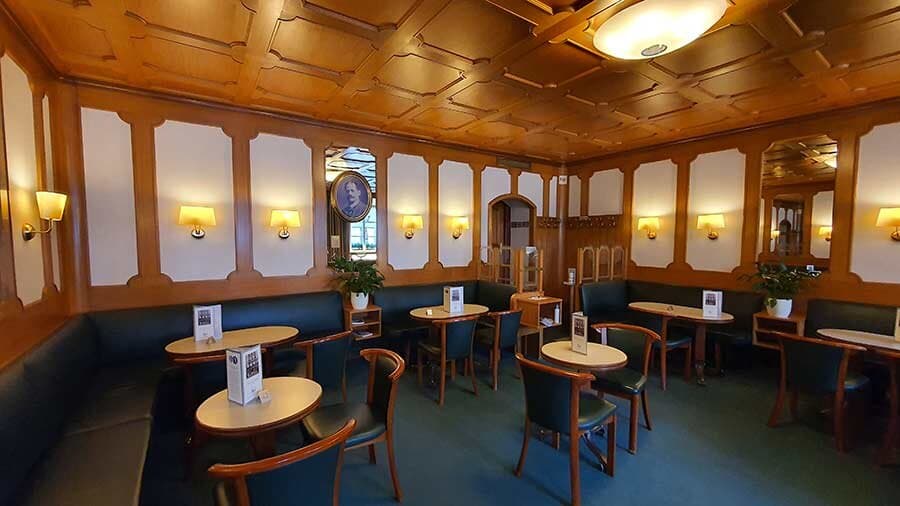 Räumlichkeiten im ersten Stock