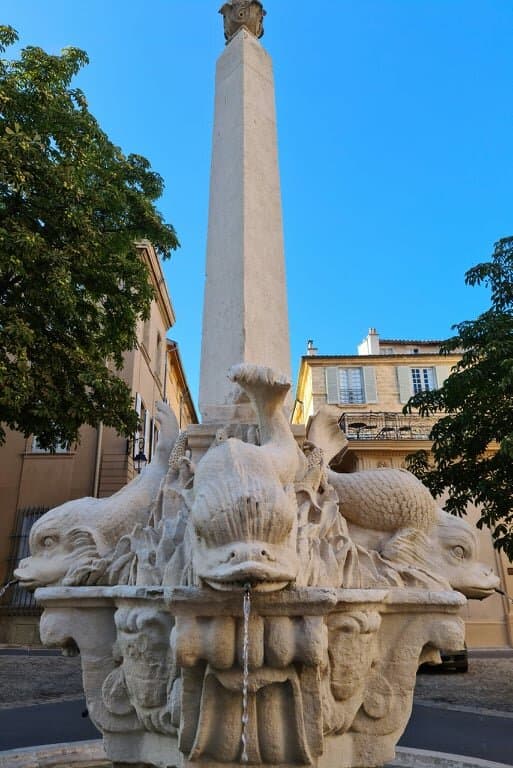 La Fontaine es sa bande de dauphins lol