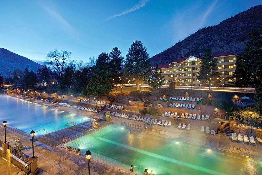 World's Largest Hot Springs Pool!  1,078,000 GALLONS