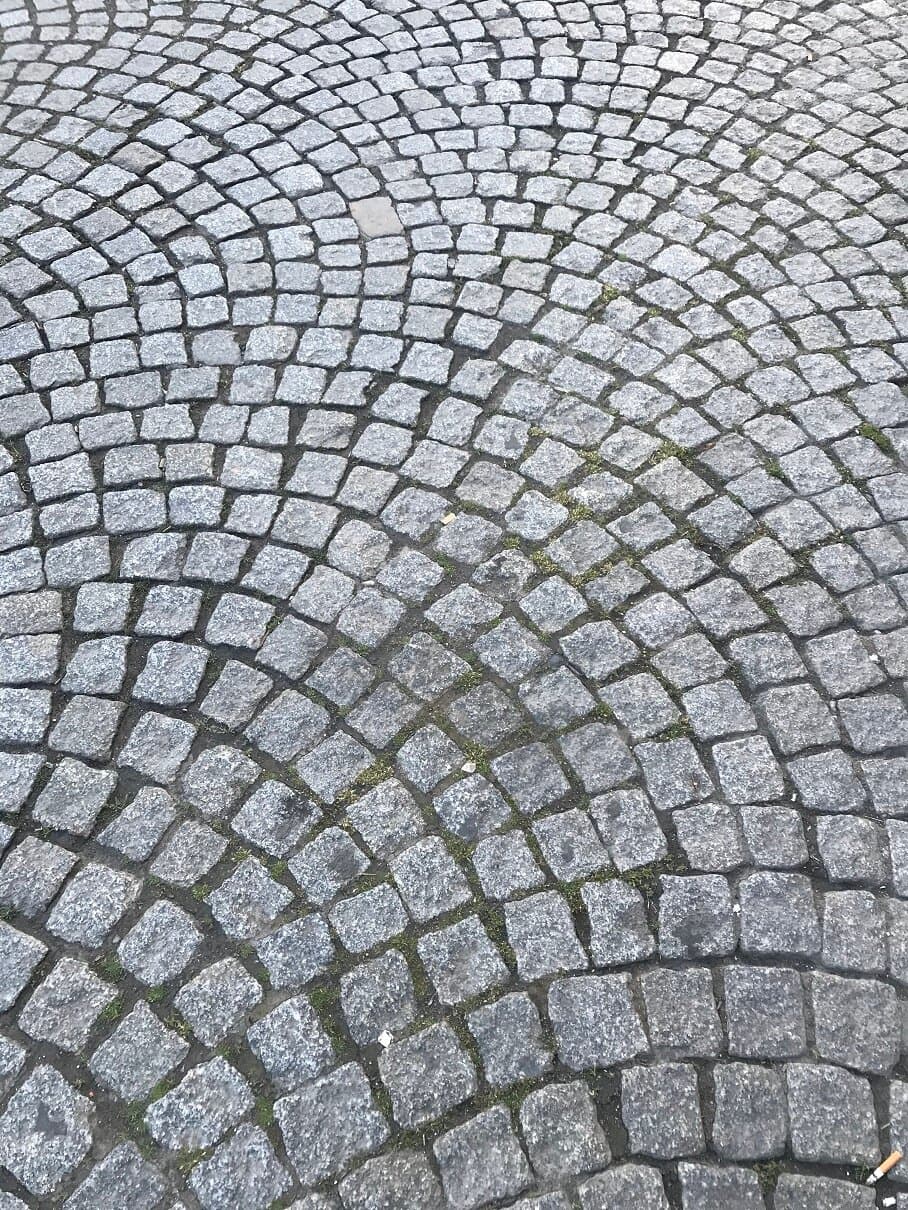 Place Aristide Briand, les pavés du nord, cambrai, on april 2022.
