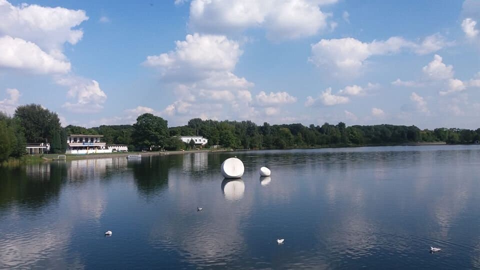 Der Duisburger Schwimmverein von 1898 e.V. und der Duisburger Ruderverein am Bertasee im Sportpark Wedau