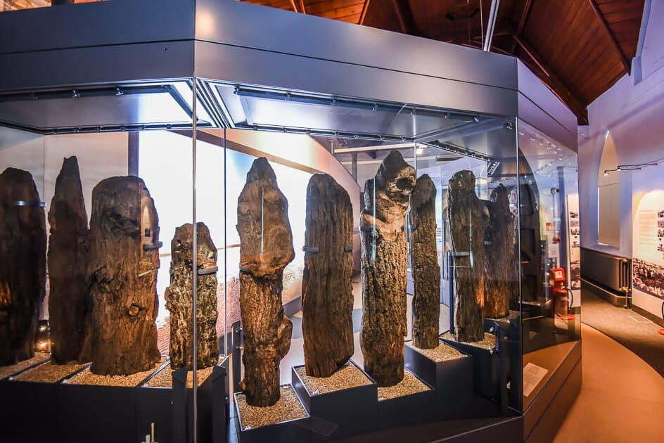 Seahenge Gallery.